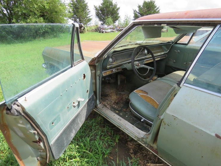 1965-chevrolet-impala-4dr-sedan-image-8
