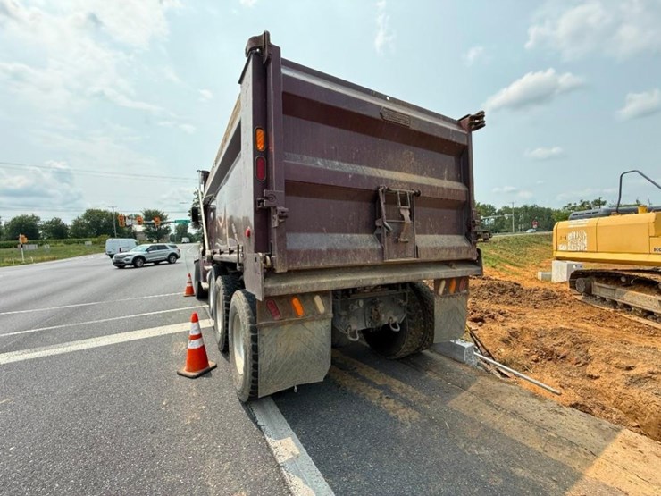 2000-sterling-dump-truck-image-4