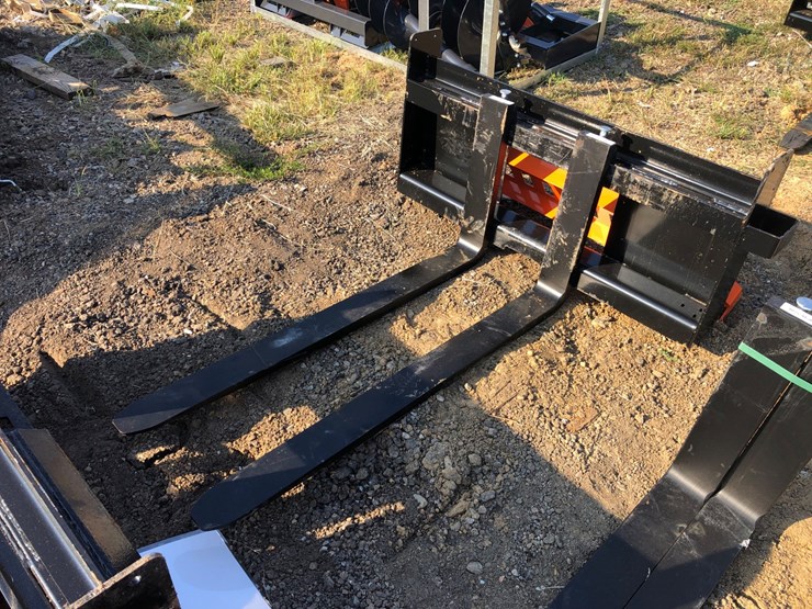#88-•-hd-48”-pallet-forks-image-1