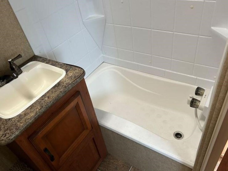 2014-kz-sportsmen-sportster-315-t/a-toy-hauler-4ez-image-67
