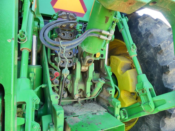 2021-john-deere-8r-310-image-6