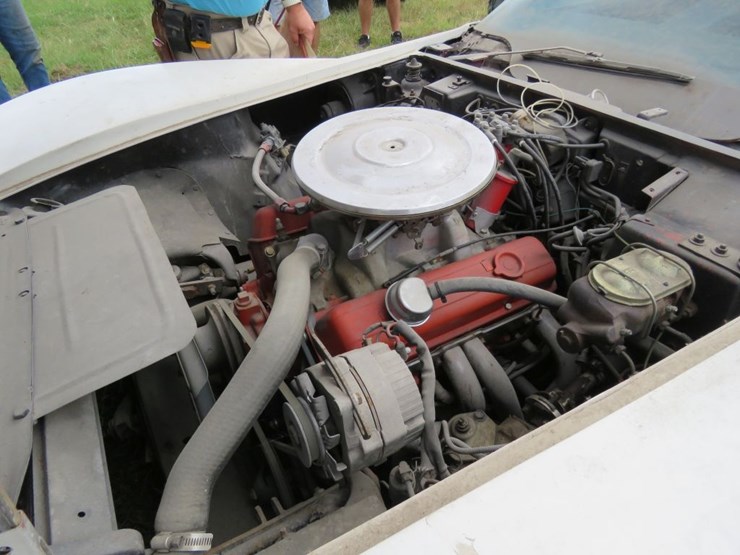 1979-chevrolet-corvette-road-track-car-image-27