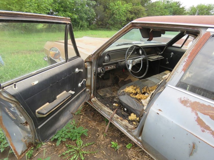 1965-chevrolet-impala-4dr-sedan-image-4