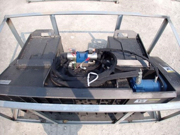 unused-greatbear-skid-steer-bucket-.4-cy-mixer-image-6