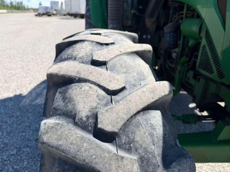 2015-john-deere-5085e-image-42