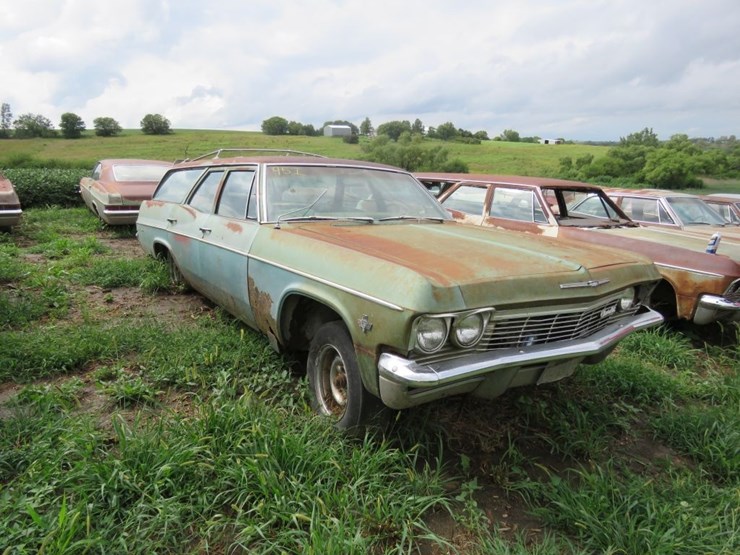 1965-chevrolet-belair-4dr-wagon-image-2