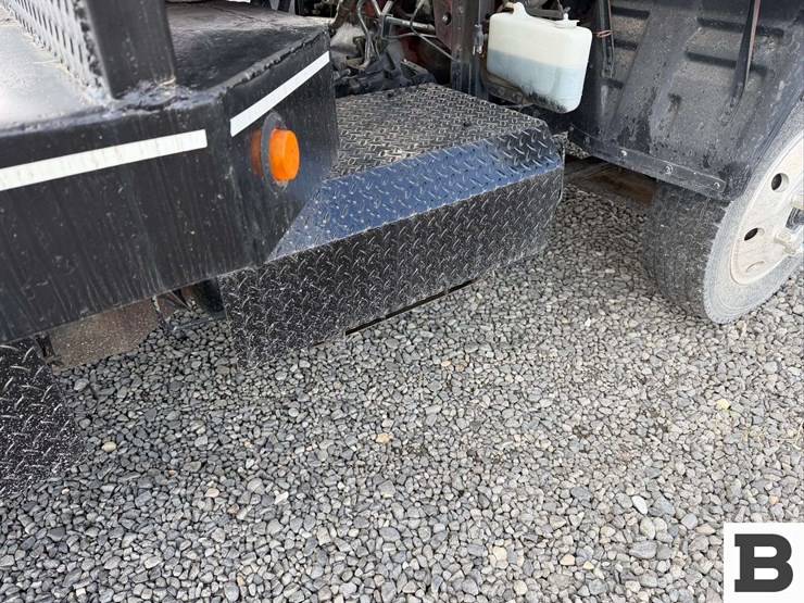 1997-gmc-w5500-image-21