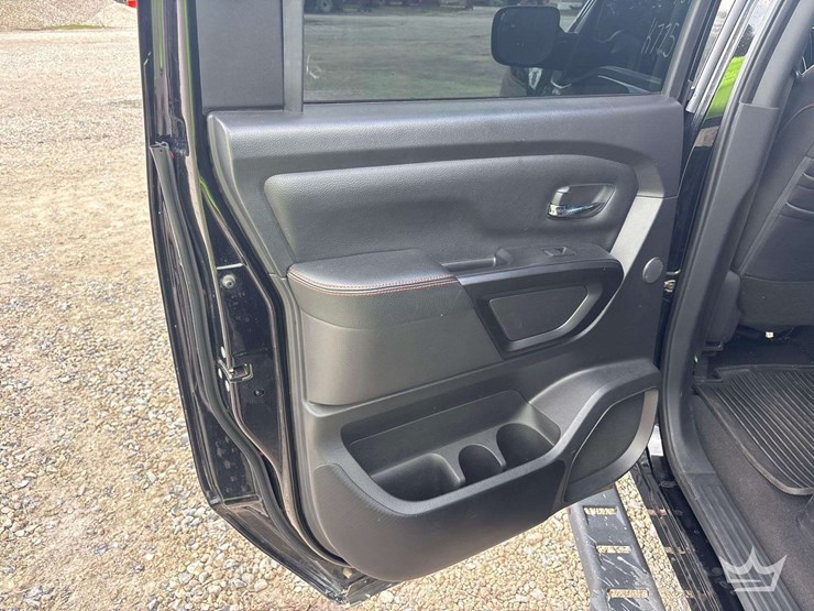 2021-nissan-titan-image-20