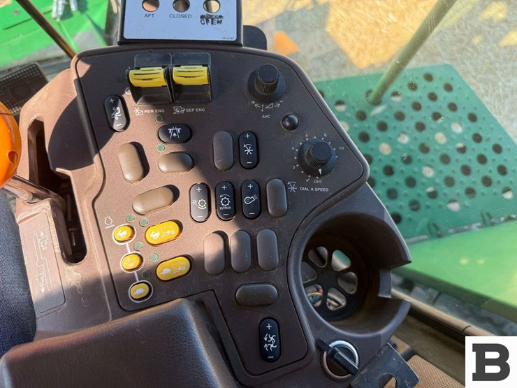 2000-john-deere-9650-sts-image-82