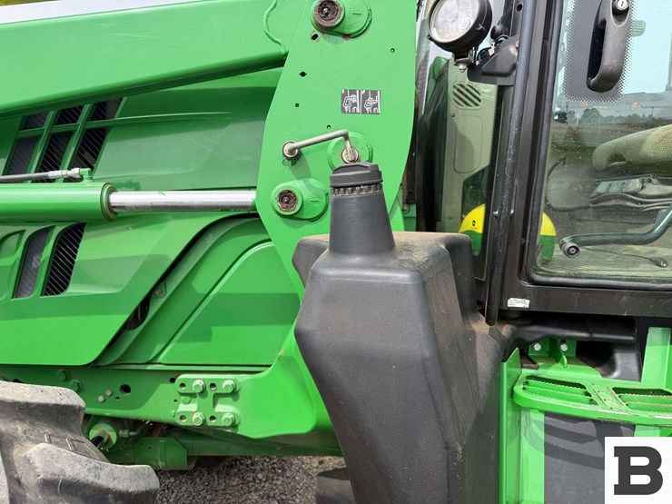 2015-john-deere-6210r-image-25