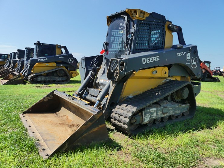 2024-deere-335p-image-2