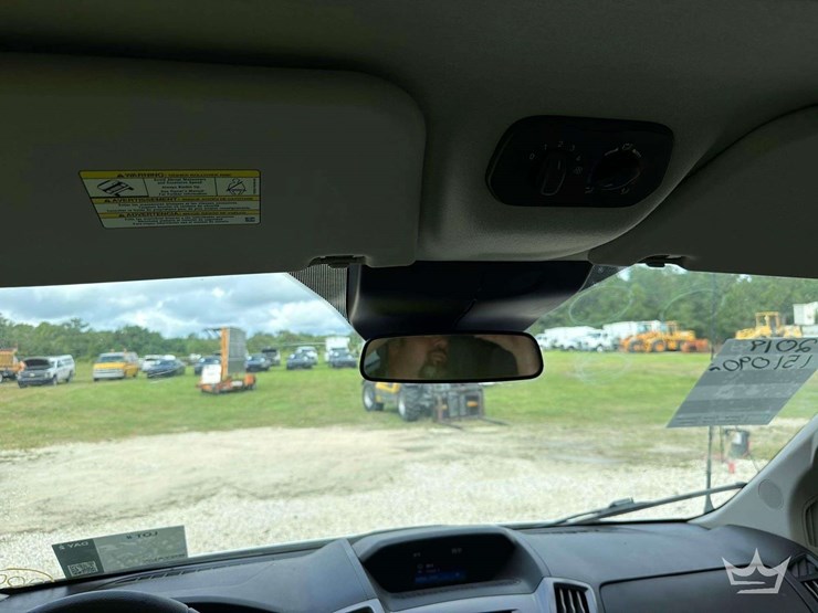2019-ford-transit-image-13
