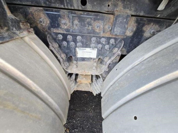 2011-vactor-2100-image-12