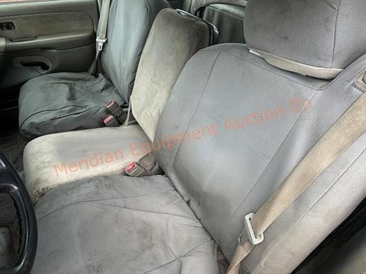 2000-chevrolet-k2500-image-24