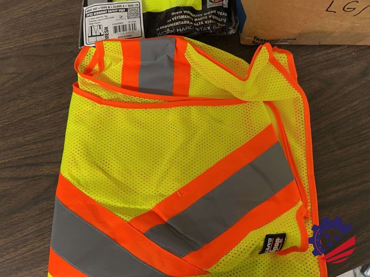 lot-of-9-high-visibility-safety-vests,-radwear-sv2zgm2x,-class-2,-large/2xl-image-2