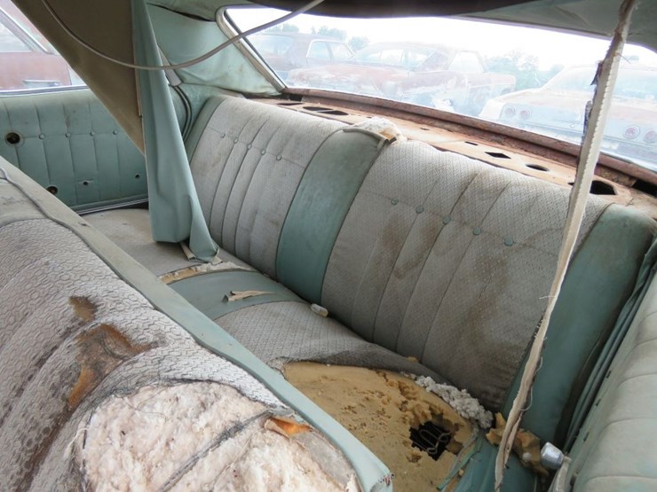 1965-chevrolet-impala-4dr-ht-image-7