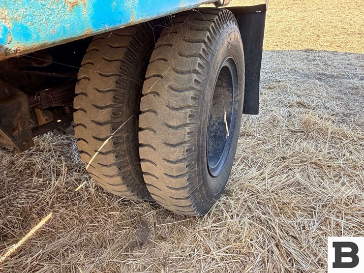 1976-ford-f750-image-10