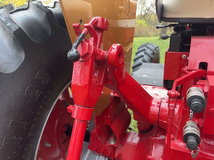 1970-1456-farmall-row-crop-mfwa-golden-demonstrator-image-74