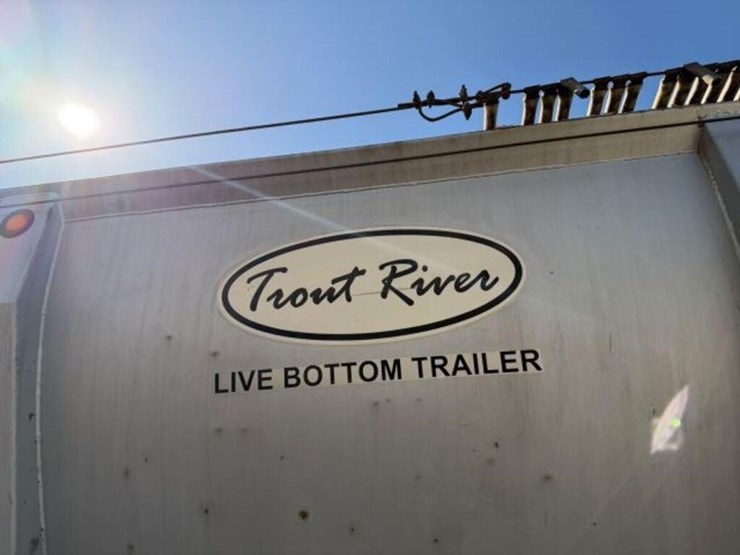 2010-trout-river-quad/a-live-bottom-trailer-2s9ps8-image-17