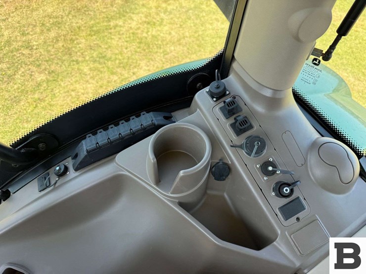 2016-john-deere-6155r-image-72