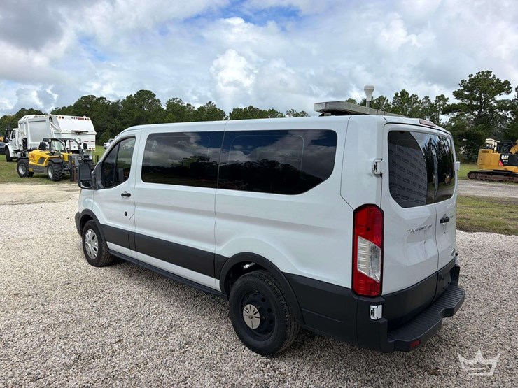 2019-ford-transit-image-3