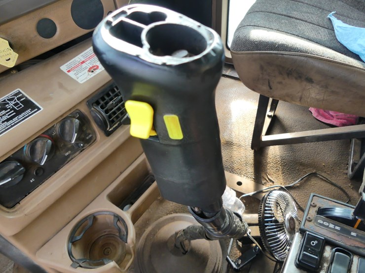 2007-mack-dump-truck-image-16