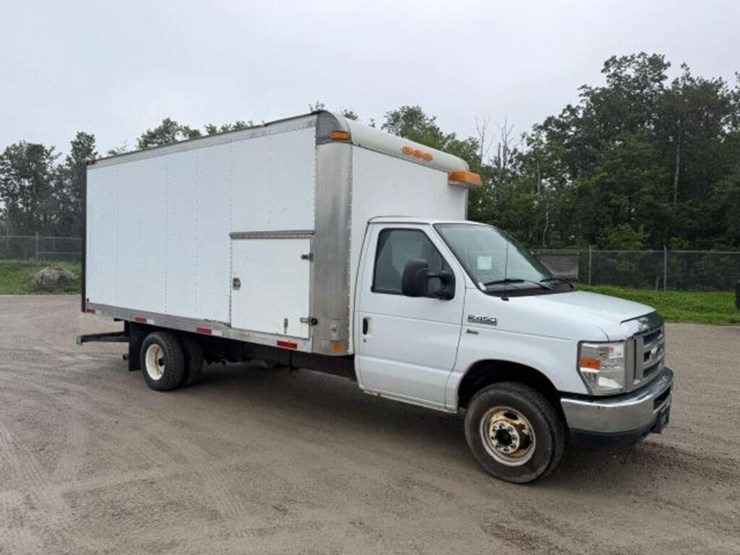 2014-ford-e450-image-2