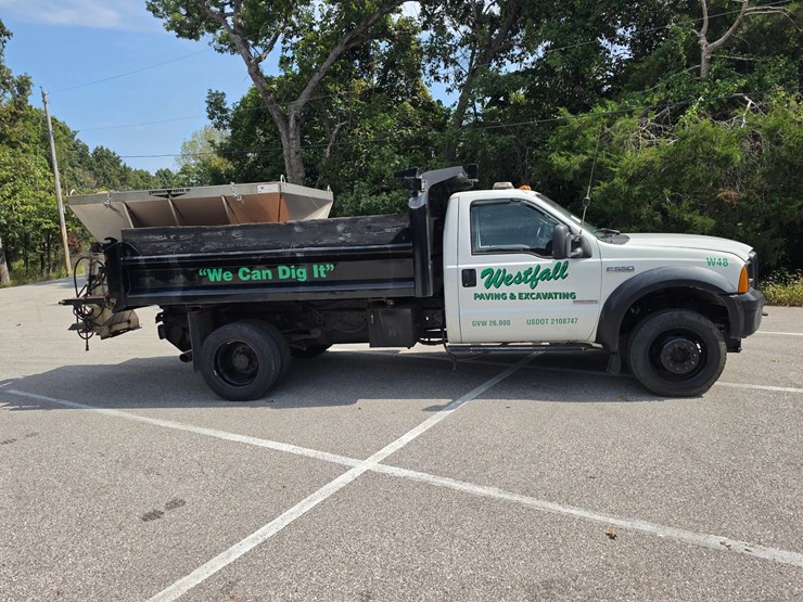 2006-ford-f550-image-19