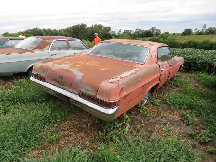 1966-chevrolet-impala-4dr-ht-image-4