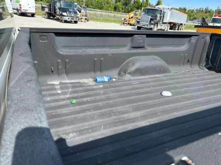 2014-gmc-sierra-3500-image-61