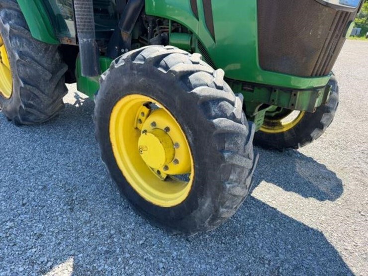 2015-john-deere-5085e-image-41