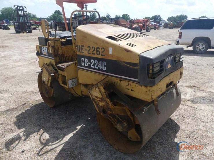 caterpillar-cb-224c-image-1