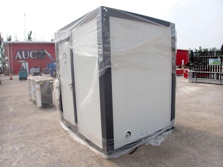 unused-bastone-portable-restroom-image-4