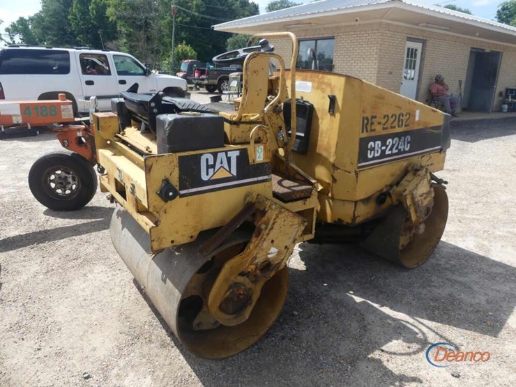 caterpillar-cb-224c-image-2