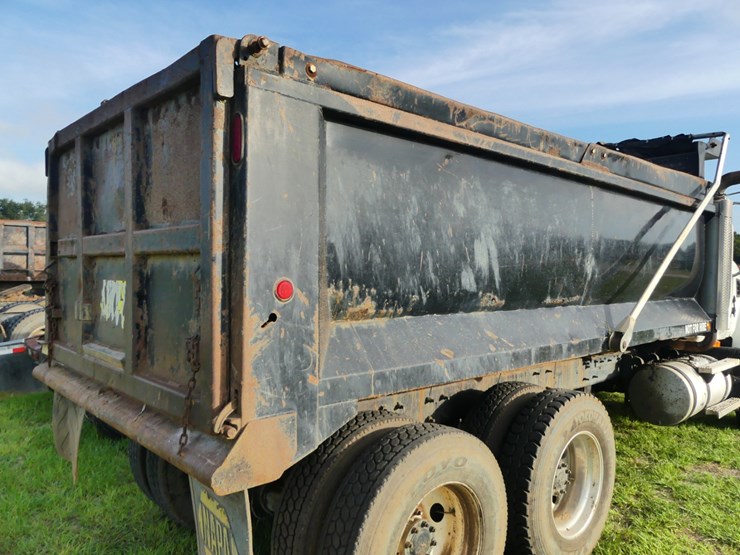 2007-mack-dump-truck-image-6