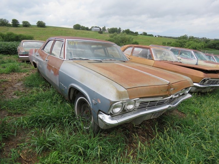 1965-chevrolet-impala-4dr-sedan-image-2