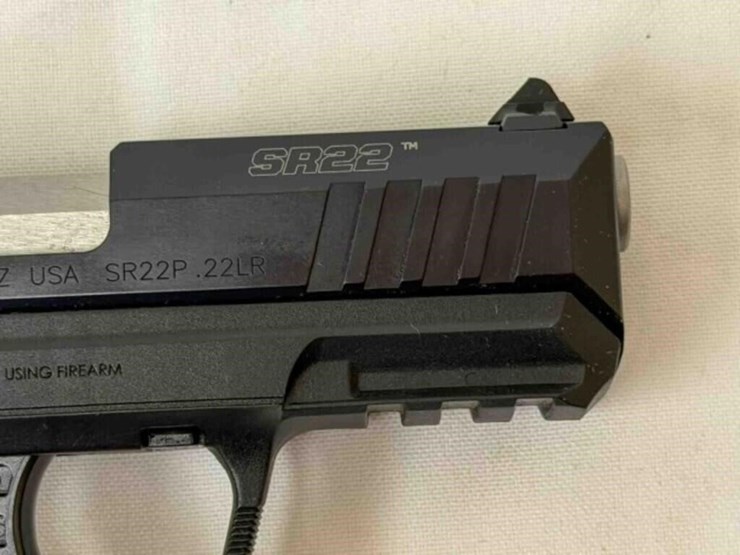 ruger-sr-22p-22lr-pistol-image-12