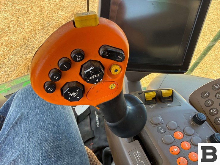 2014-john-deere-s660-image-89