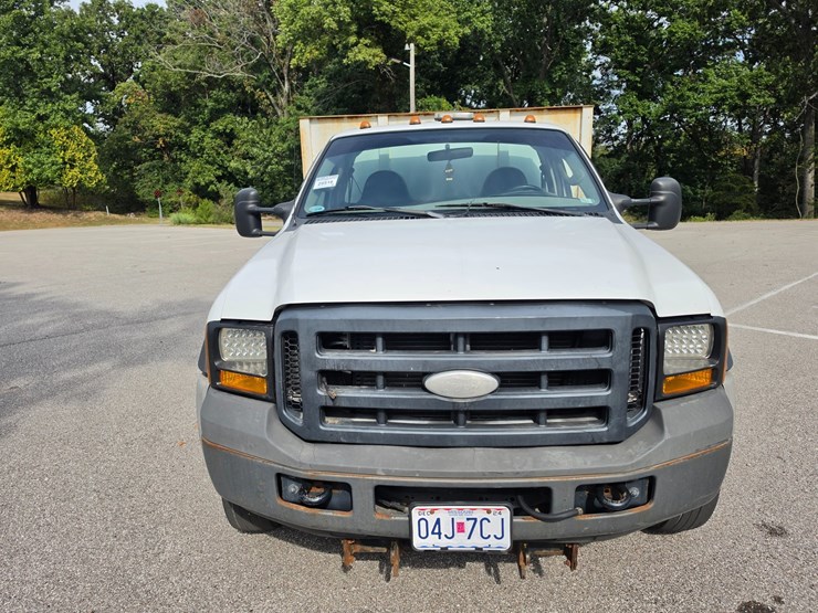 2006-ford-f550-image-19