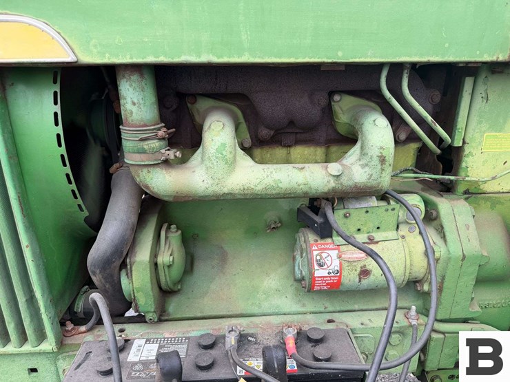 john-deere-3010-image-21