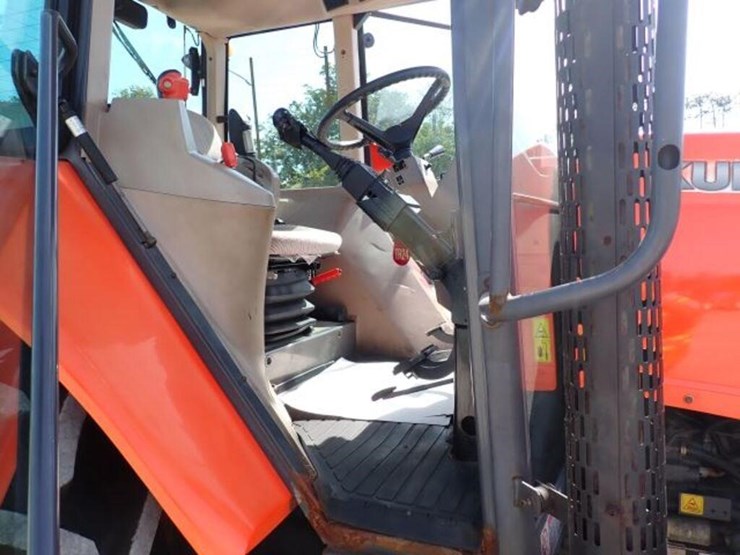 2009-kubota-m135x-image-49
