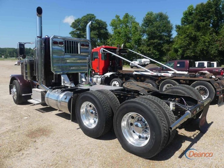 2024-peterbilt-389-image-25