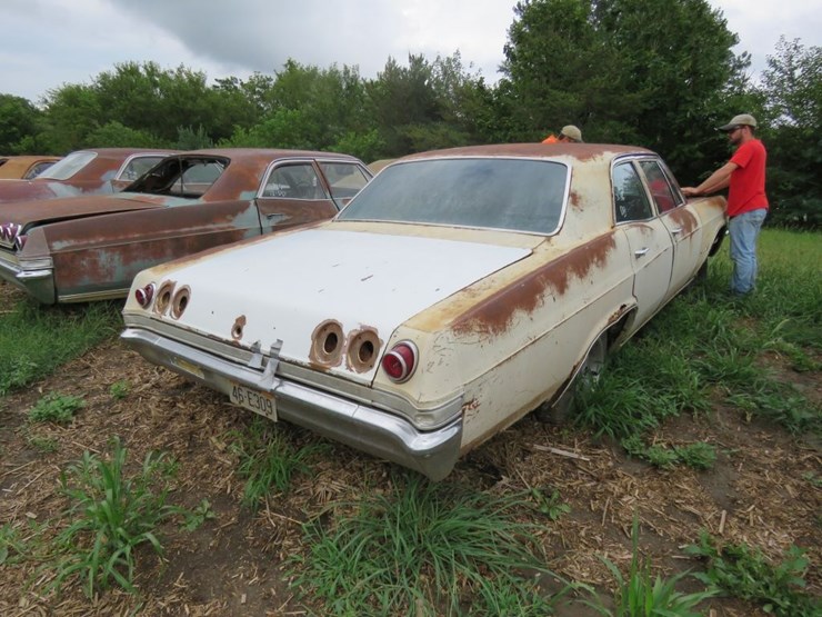 1965-chevrolet-impala-2dr-sedan-image-2