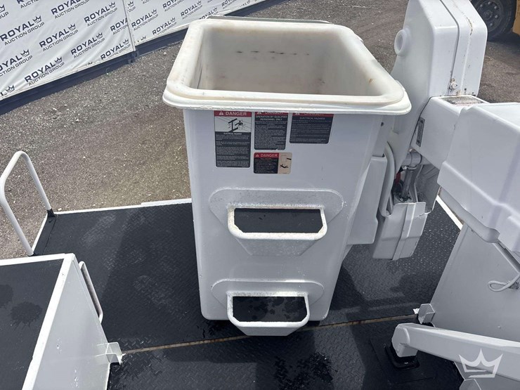 2013-altec-at37g-image-25