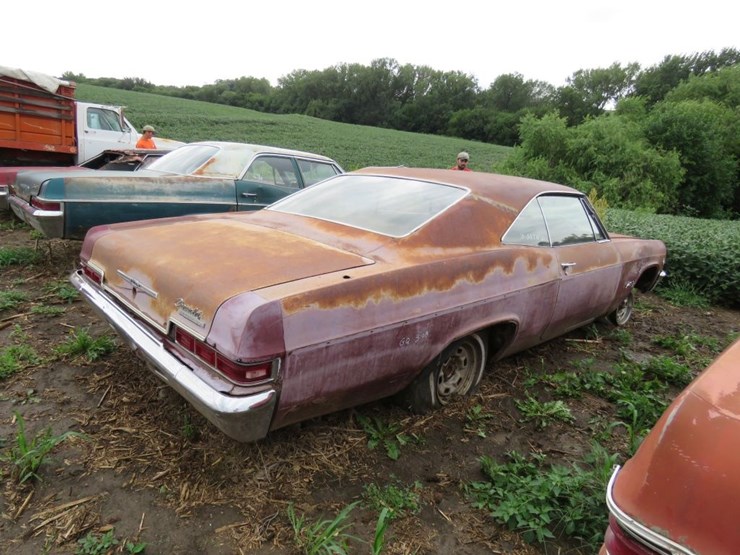 1966-chevrolet-impala-ss-2dr-ht-image-2