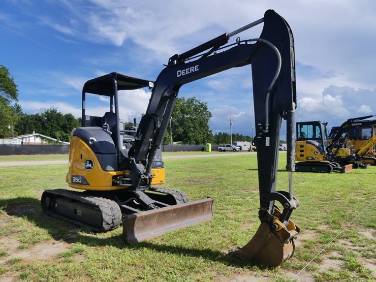 2023-deere-35g-image-2
