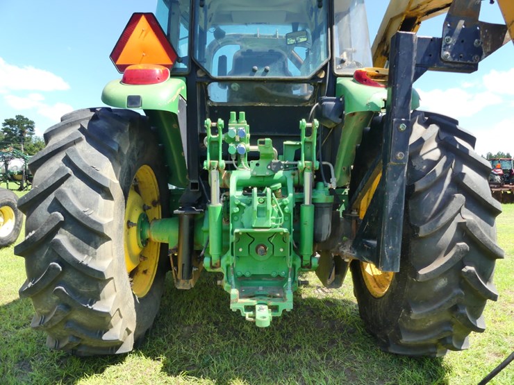 2014-john-deere-6105d-image-5