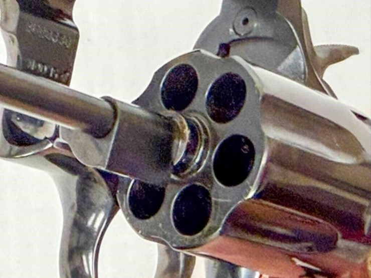 smith-&-wesson-15-7-38-spec-revolver-image-17