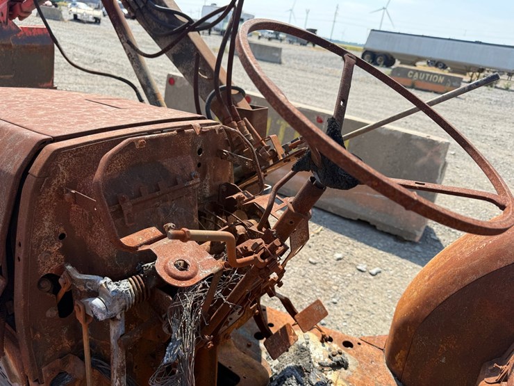 #52917-•-*inop-tractor-inv#52917-image-24