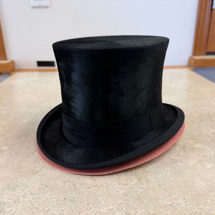 Gustav Sellckau Top Hat
